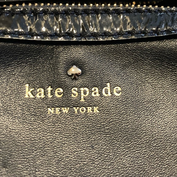 Kate Spade ♠️ crossbody purse - Picture 2 of 8